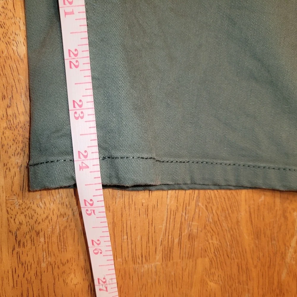 Susan Graver Straight Leg Jeans Green Women Size 26WP‎ Cropped Casual Pants